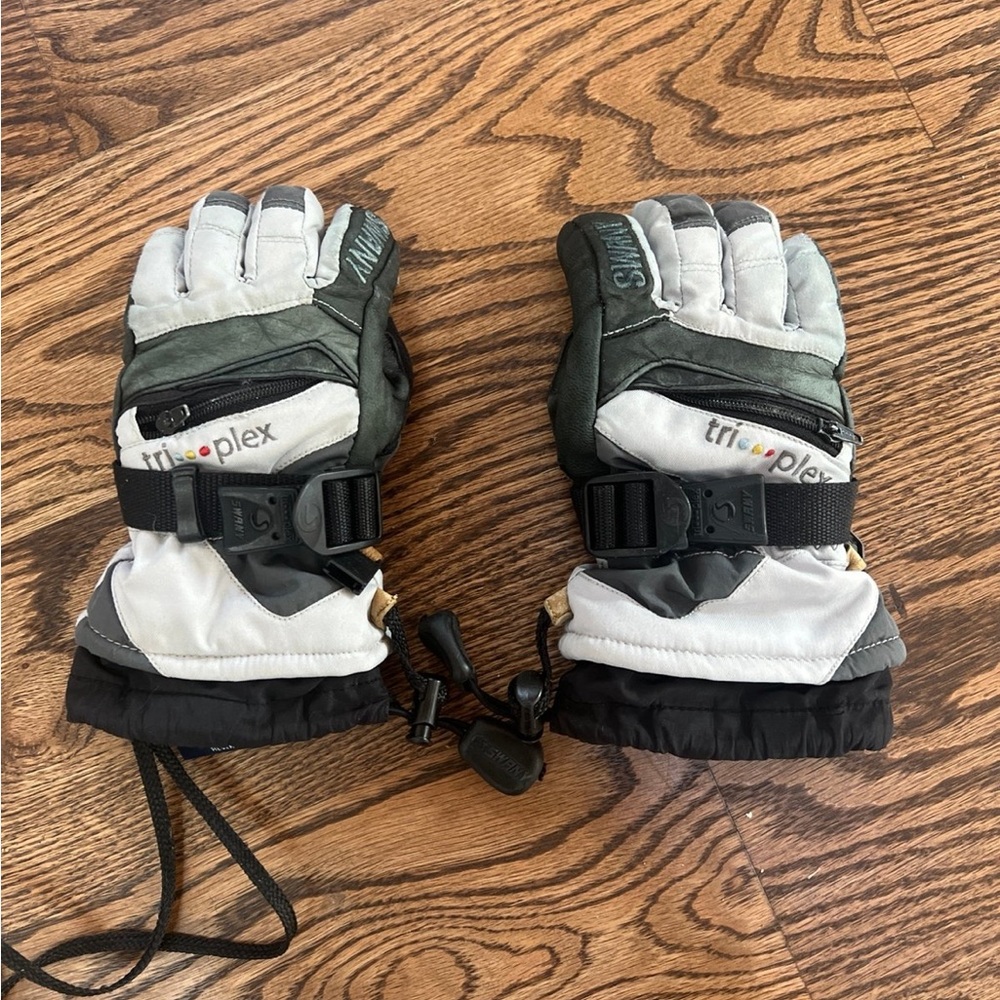 Youth small Swany snow gloves